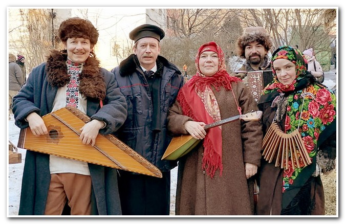 Русский народный коллектив с актером театра и кино