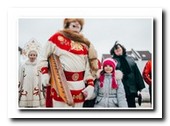 Выбранная невеста готовится прорваться сквозь крепкие цепи
